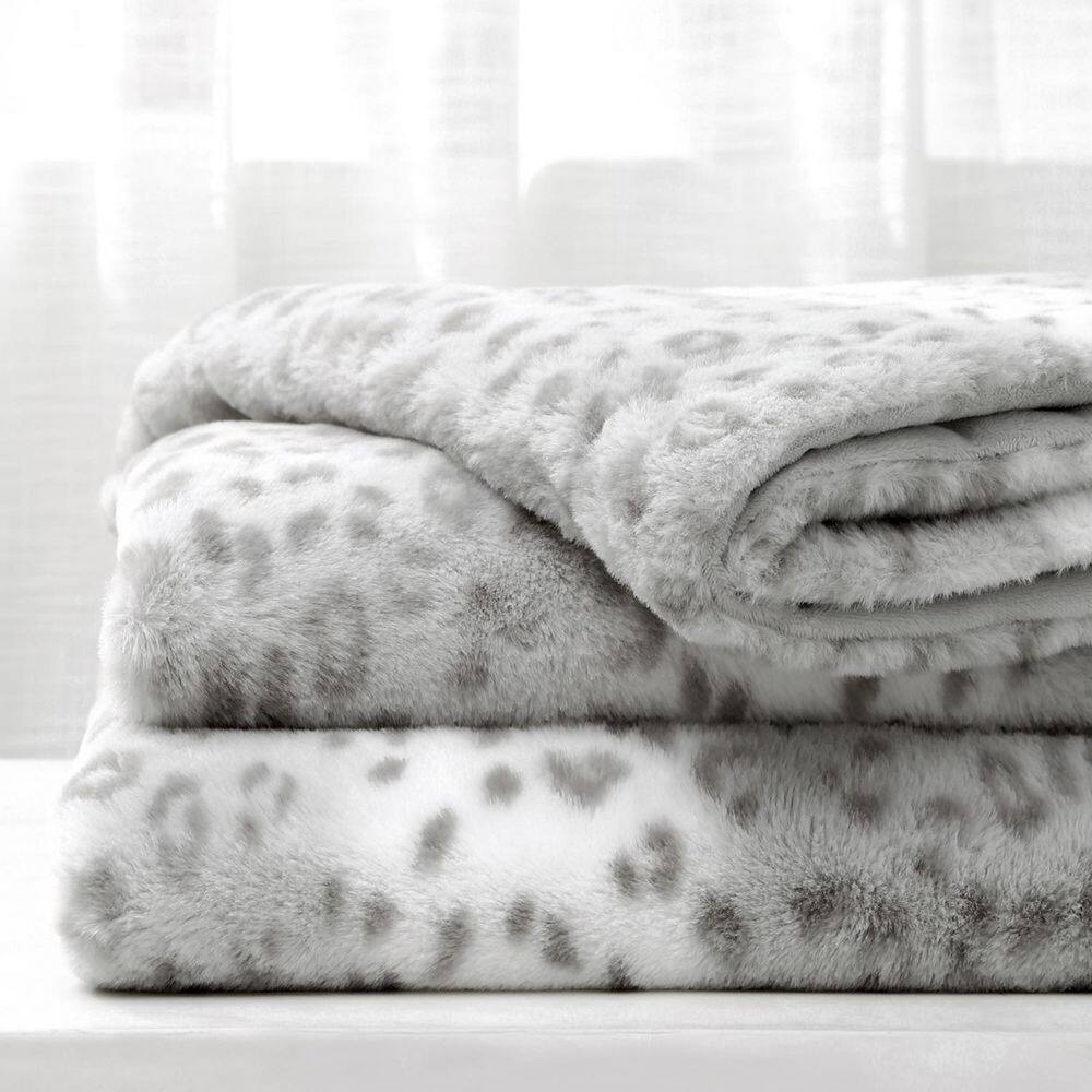 None Geometric Gray Flannel Sherpa 60 in. x 70 in. Throw Bed Blanket