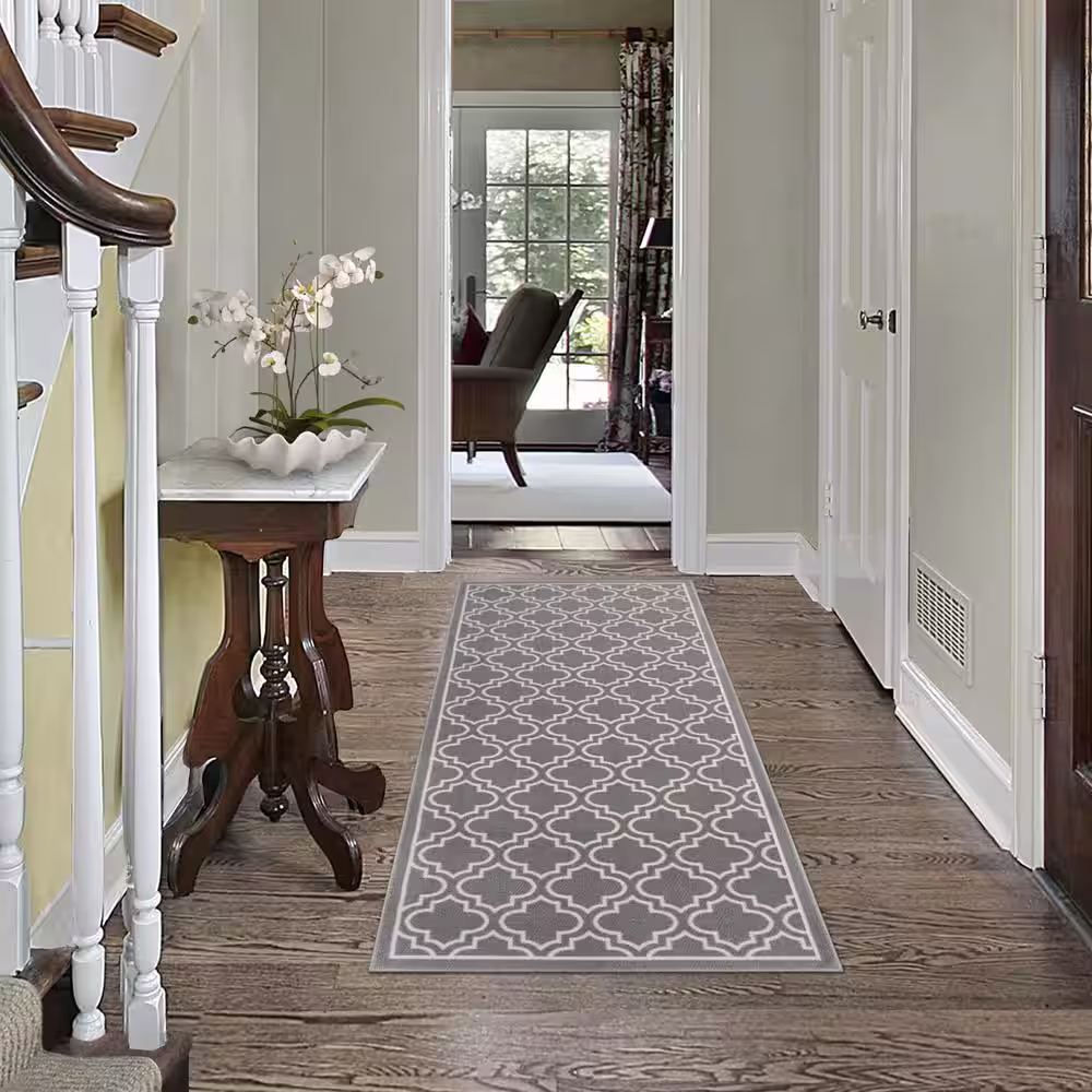 TrafficMaster Trellis Grey 2 ft. 6 in. x 4 ft. Accent Rug